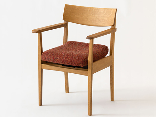 腰にやさしい椅子 アームチェア（フライクライン360°タイプ）